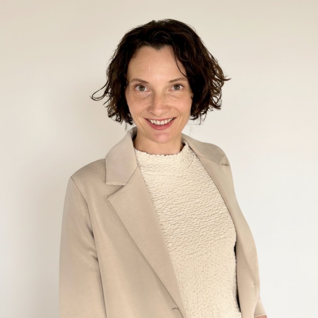 Petra Sailer lächelt freundlich in die Kamera